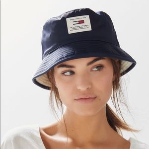 Tommy Hilfiger bucket hat